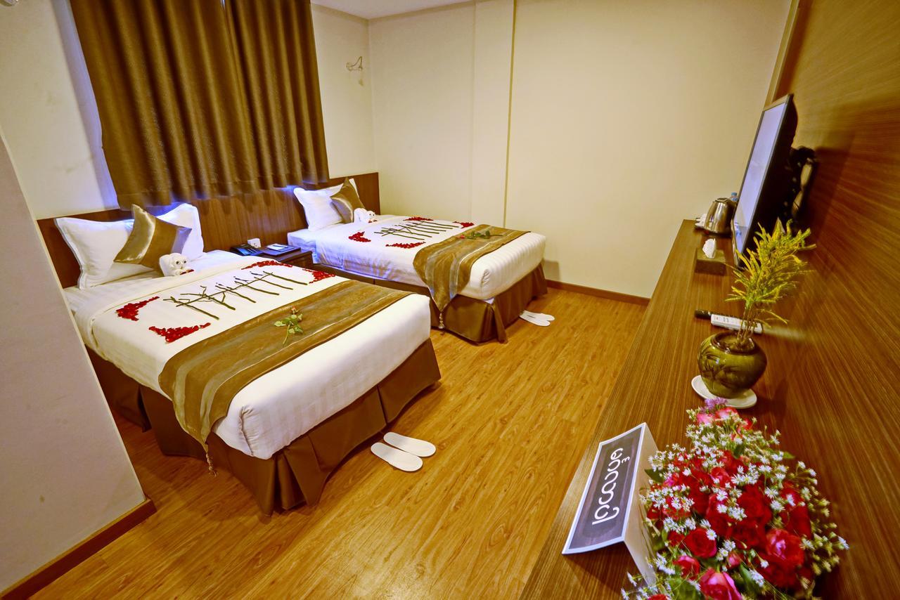 Sanctuary Hotel Мандалай Экстерьер фото