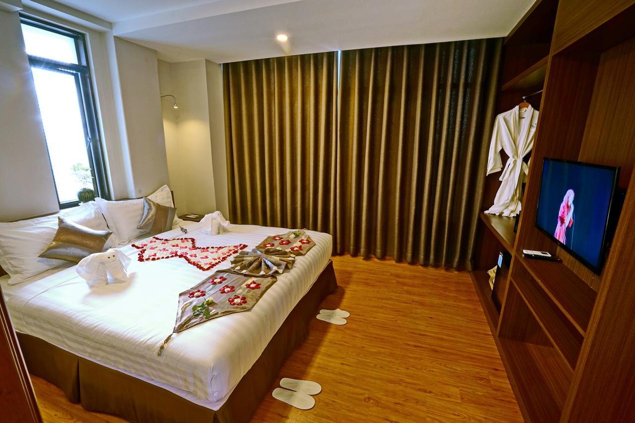 Sanctuary Hotel Мандалай Экстерьер фото