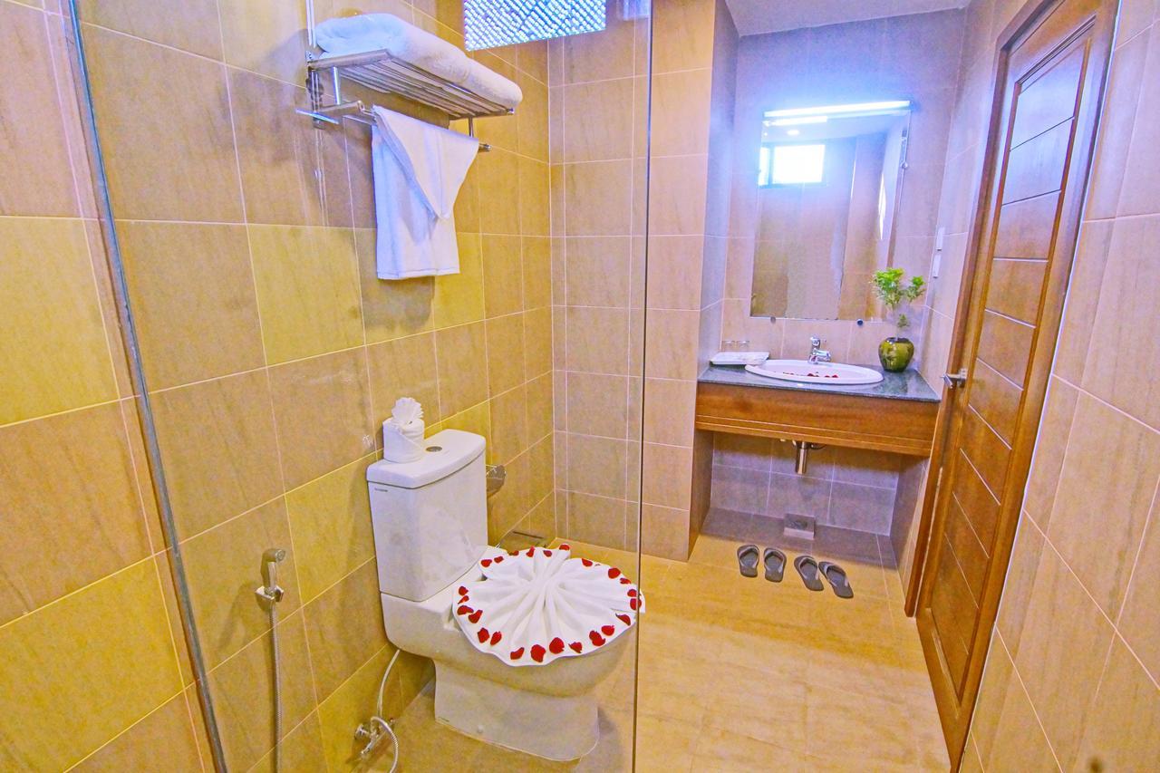Sanctuary Hotel Мандалай Экстерьер фото